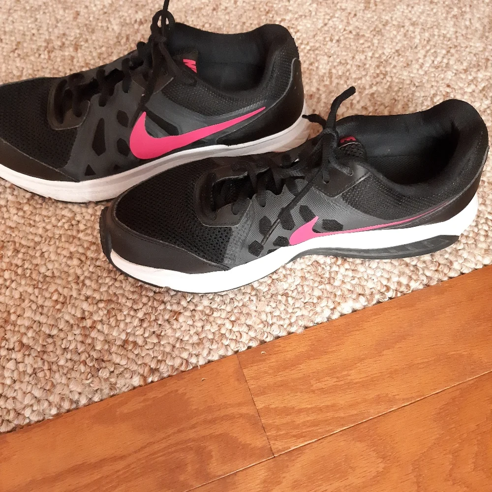 Nike Dart XI Sneakers size 11